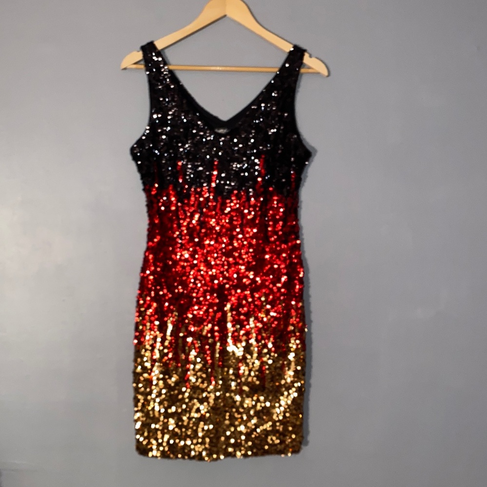 V-back All Over Sequins Party Dress Sleeveless Black Red Gold MED